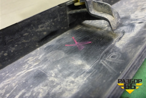 Накладка двери передней правой для Mitsubishi Pajero/Montero с 2007г (Паджеро 4/Монтеро)