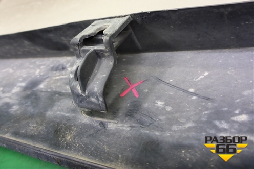 Накладка двери передней правой для Mitsubishi Pajero/Montero с 2007г (Паджеро 4/Монтеро)