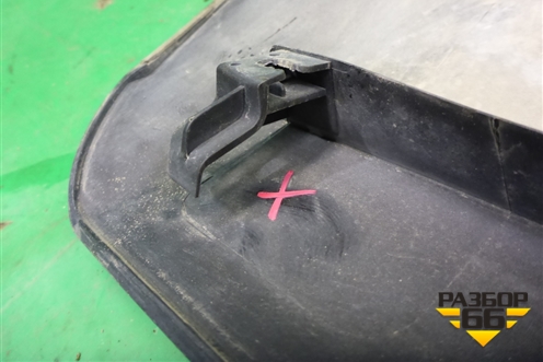 Накладка двери передней правой для Mitsubishi Pajero/Montero с 2007г (Паджеро 4/Монтеро)