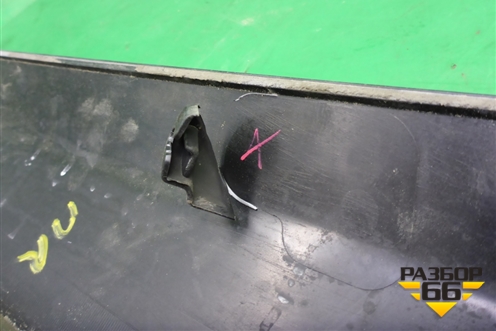 Накладка двери передней правой для Mitsubishi Pajero/Montero с 2007г (Паджеро 4/Монтеро)