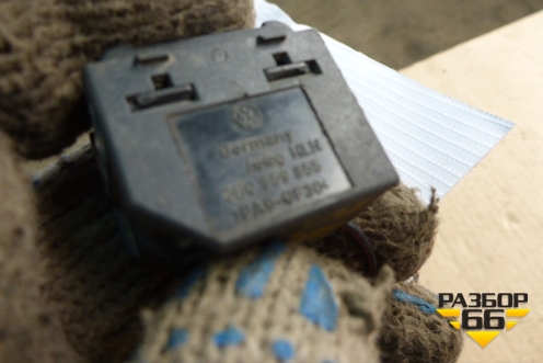 Кнопка стеклоподъёмника (задняя правая) для Skoda Octavia (А4) с 1997-2011г (Октавия)