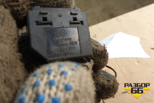 Кнопка стеклоподъёмника (задняя правая) для Skoda Octavia (А4) с 1997-2011г (Октавия)