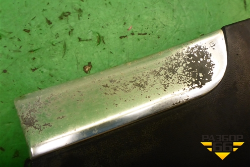 Накладка переднего крыла правого (7L6854960A) для Volkswagen Touareg c 2002-2010г (Туарег)