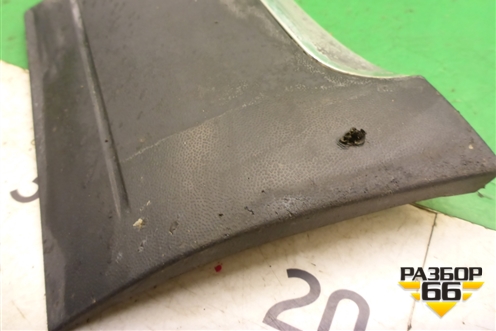 Накладка переднего крыла правого (7L6854960A) для Volkswagen Touareg c 2002-2010г (Туарег)