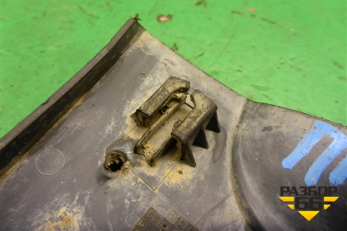 Накладка переднего крыла правого (7L6854960A) для Volkswagen Touareg c 2002-2010г (Туарег)