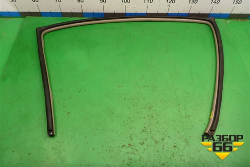 Уплотнитель двери задней левой (на кузов) для Mitsubishi Pajero/Montero с 2007г (Паджеро 4/Монтеро)