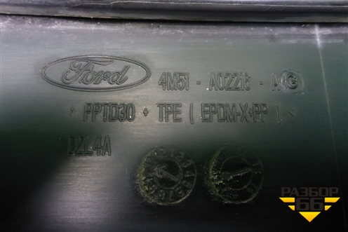 Решетка стеклоочистителей (4M51A02216AG) для Ford Focus 2 с 2008-2011г (Фокус)