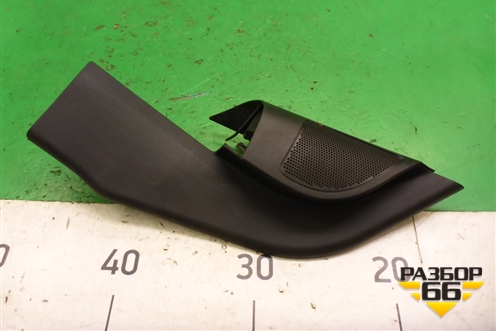 Накладка двери передней левой уголок (4M51A23409AH3YYW) для Ford Focus 2 с 2008-2011г (Фокус)