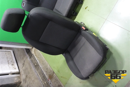 Сиденья комплект (с подогревом) для Ford Focus 2 с 2008-2011г (Фокус)