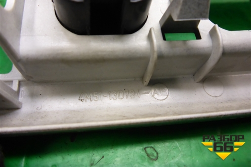 Накладка на торпедо (4M5113D734AE) для Ford Focus 2 с 2008-2011г (Фокус)