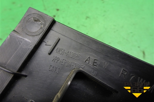 Обшивка багажника на заднюю панель (левая хетчбэк) (4M51A13025AEW) для Ford Focus 2 с 2008-2011г (Фокус)