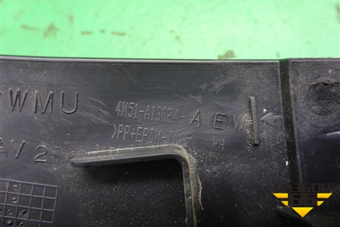 Обшивка багажника на заднюю панель (правая хетчбэк) (4M51A13024AEW) для Ford Focus 2 с 2008-2011г (Фокус)