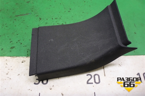 Обшивка багажника на заднюю панель (правая хетчбэк) (4M51A13024AEW) для Ford Focus 2 с 2008-2011г (Фокус)