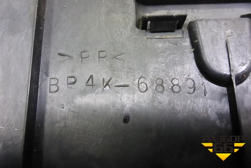 Обшивка багажника на заднюю панель (BP4K68891) для Mazda Mazda 3 (BK) с 2003-2009г 