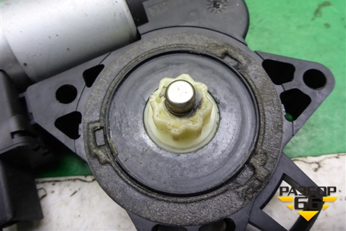 Моторчик стеклоподъёмника передний правый (G22C5858X) для Mazda Mazda 3 (BK) с 2003-2009г 