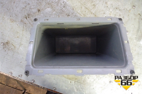 Ящик передней консоли  (A9438460569) для Mercedes Benz TRUCK Axor 2 с 2004г (Аксор)