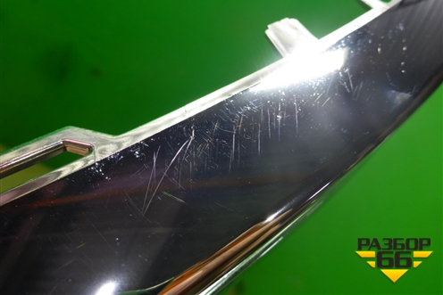 Накладка на решетку переднего бампера (после 2010г AMG) (A2048853574) для Mercedes Benz C-Klass W204 с 2007-2014г (Ц)