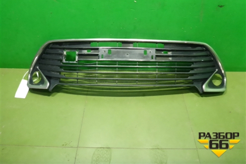 Решетка в передний бампер центральная (после 2014г) (5311233160) для Toyota Camry V50 с 2011-2018г (Камри)