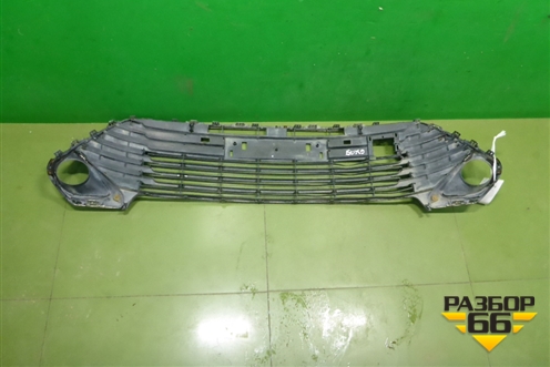 Решетка в передний бампер центральная (после 2014г) (5311233160) для Toyota Camry V50 с 2011-2018г (Камри)