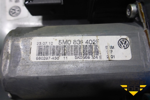 Стеклоподъёмник электрический задний правый (5M0839402F) для Volkswagen Golf V Plus с 2005-2014г (Гольф 5 Плюс)