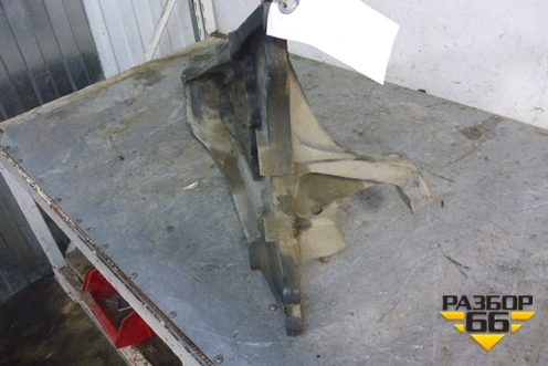 Кронштейн реактивной тяги левый  (A9423252409) для Mercedes Benz TRUCK Axor 2 с 2004г (Аксор)