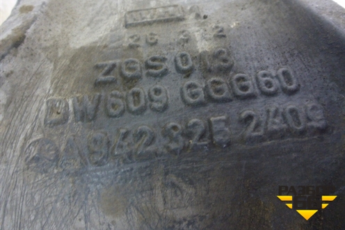 Кронштейн реактивной тяги левый  (A9423252409) для Mercedes Benz TRUCK Axor 2 с 2004г (Аксор)