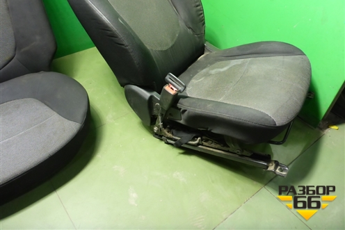 Сиденья комплект (с обогревом,без AIR BAG) для Hyundai Solaris с 2010-2016г (Солярис)