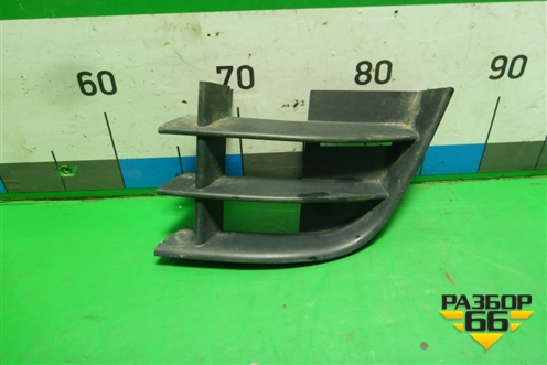 Решетка в передний бампер левая (после 2010г) (5J0853665A) для Skoda Fabia с 2007-2014г (Фабия)