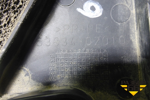 Пыльник переднего крыла правого (5383402010) для Toyota Corolla (E12) с 2001-2007г (Королла 120)