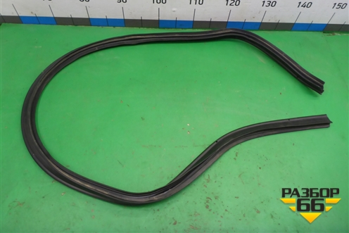 Уплотнитель капота (на решётку стеклоочистителей) для Hyundai Solaris с 2010-2016г (Солярис)