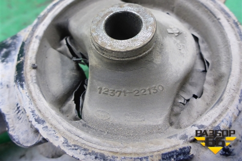 Опора двигателя задняя (1.6л 3ZZ) (1237122130) для Toyota Corolla (E12) с 2001-2007г (Королла 120)