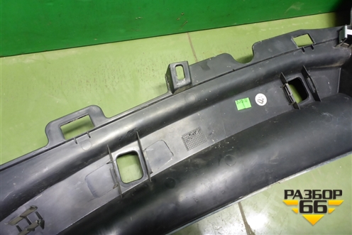 Решетка стеклоочистителей (A1668300028) для Mercedes Benz ML-Klass W166 c 2011г (МЛ)