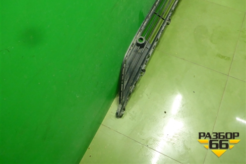 Решетка в передний бампер центральная (после 2022г под парктроник) (2803232XKQ11A) для Haval F7 с 2019г (Ф7)