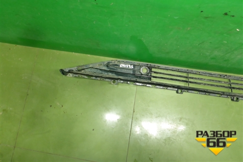 Решетка в передний бампер центральная (после 2022г под парктроник) (2803232XKQ11A) для Haval F7 с 2019г (Ф7)