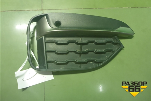 Решетка в передний бампер правая (51118056538) для BMW X6 F16 с 2014г (Х6 Ф16)