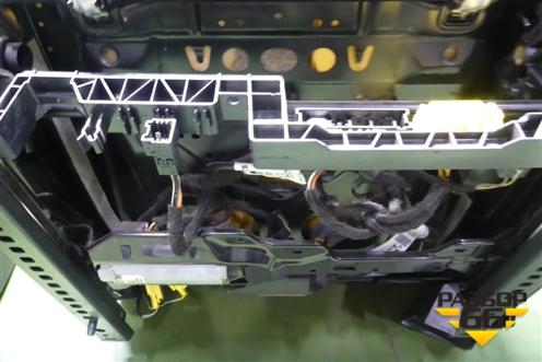 Сиденья комплект (AIR BAG электро регулировка обогрев) для Mercedes Benz ML-Klass W164 c 2005-2011г (МЛ)