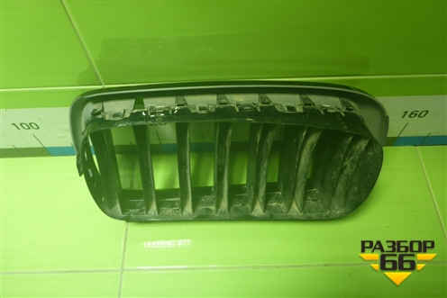 Решетка радиатора правая (7316076) для BMW X5 F15 с 2013г (Х5 Ф15)