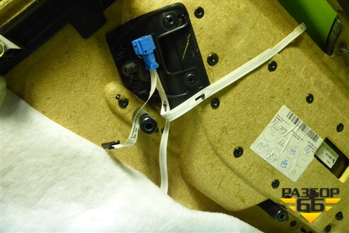 Обшивка двери задней левой под электрику для Mercedes Benz ML-Klass W164 c 2005-2011г (МЛ)