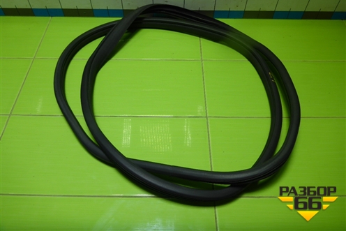 Уплотнитель двери задней правой для Mercedes Benz ML-Klass W164 c 2005-2011г (МЛ)