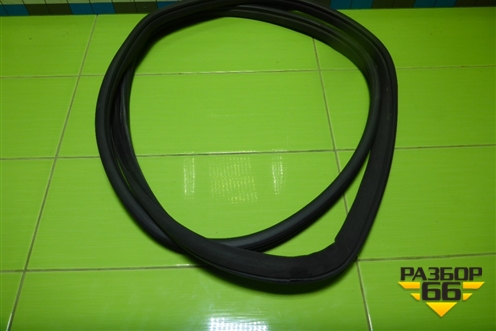 Уплотнитель двери задней левой для Mercedes Benz ML-Klass W164 c 2005-2011г (МЛ)