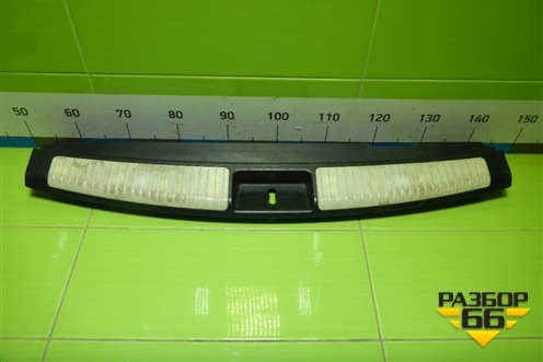 Обшивка багажника на заднюю панель (A1646900141) для Mercedes Benz ML-Klass W164 c 2005-2011г (МЛ)