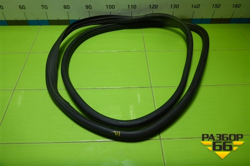 Уплотнитель двери передней левой для Mercedes Benz ML-Klass W164 c 2005-2011г (МЛ)