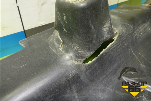 Защита антигравийная правая (задняя) (A1646102208) для Mercedes Benz ML-Klass W164 c 2005-2011г (МЛ)