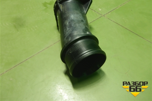 Патрубок интеркулера пластиковый (4M0145956H) для Audi Q7 c 2015г (Ку 7)