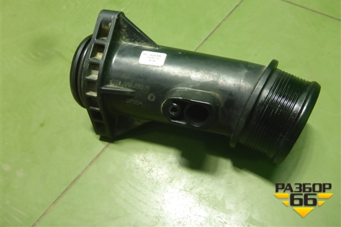 Патрубок интеркулера пластиковый (4M0145956H) для Audi Q7 c 2015г (Ку 7)