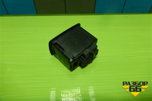 Кнопка открывания багажника (A2518706310) для Mercedes Benz ML-Klass W164 c 2005-2011г (МЛ)