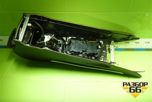 Подлокотник для Mercedes Benz ML-Klass W164 c 2005-2011г (МЛ)