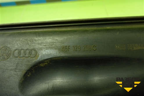 Накладка декоративная на двигатель (2.0л BLY) (06F129208C) для Volkswagen Golf V с 2003-2009г (Гольф 5)