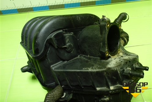 Коллектор впускной (2.0л BLY) (06F133210N) для Volkswagen Golf V с 2003-2009г (Гольф 5)