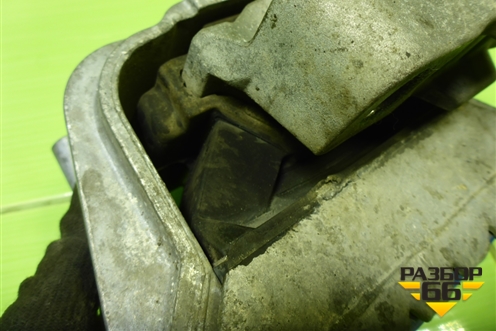 Опора двигателя правая (2.0л BLY) для Volkswagen Golf V с 2003-2009г (Гольф 5)